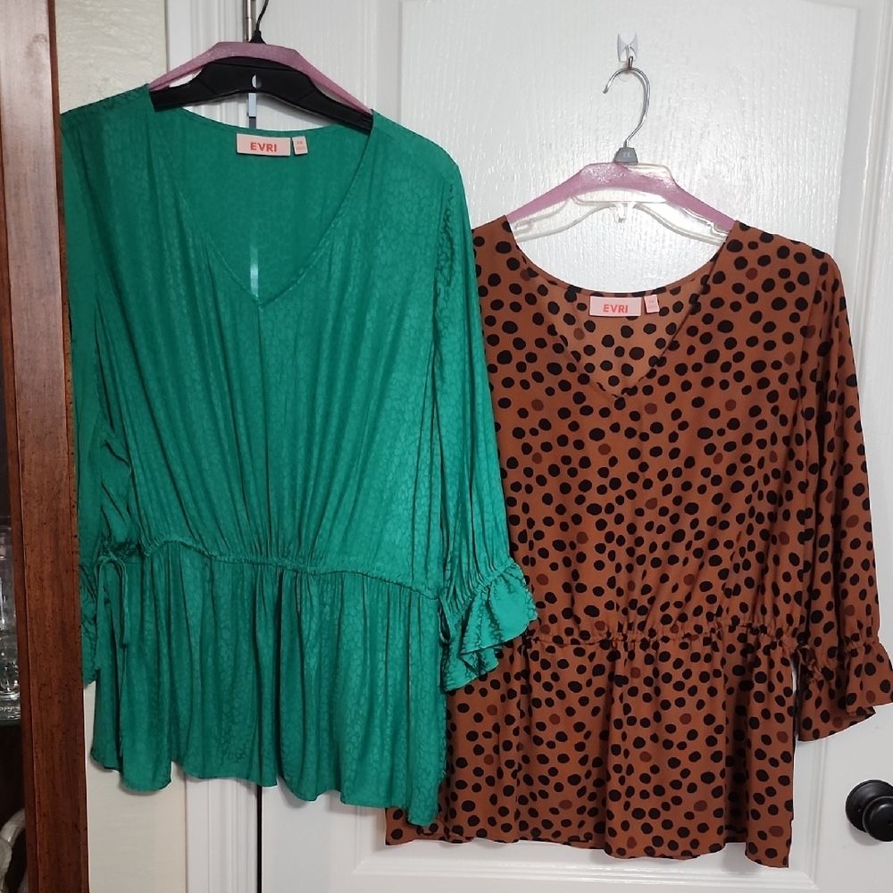 EVRI Women's Green and Brown Tops